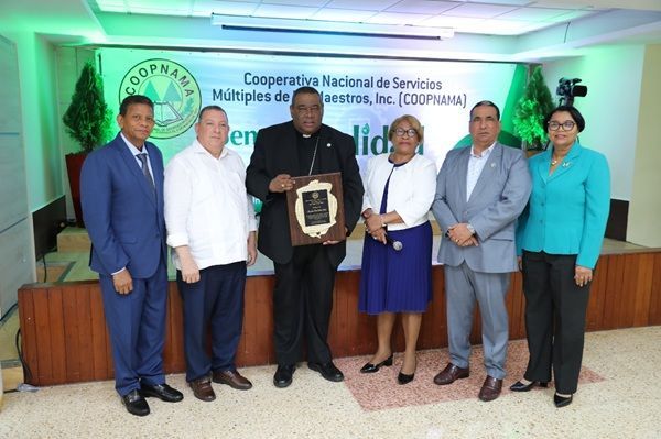 Obispo de Higüey destaca Programa Nacional de Becas de COOPNAMA como una de las iniciativas educativas más importantes del país