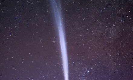 Alcohol en los cometas: el sorprendente vínculo entre el espacio y el origen de la vida