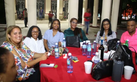 Ayuntamiento de San Cristóbal agasaja periodistas de San Cristóbal; alcalde los felicita en las Navidades