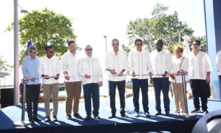Abinader y Collado inauguran Parque Submarino de La Caleta