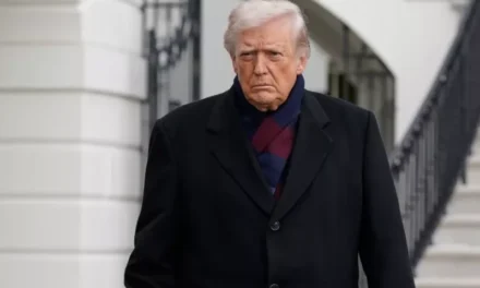 Jefa de gabinete opina sobre Trump en la revista Vanity Fair