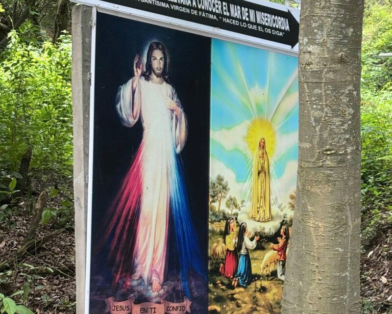 La ruta del Viacrucis: hacia el más alto cerro