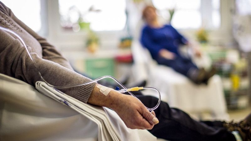 Más de 500 personas con cáncer afectadas por crisis Senasa