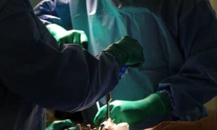Medicina avanzada: primera cirugía robótica de columna en RD y el Caribe
