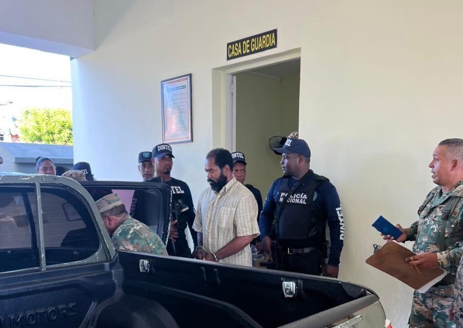 Agentes de Dintel de la Policía Nacional y del ERD capturan hombre amenazó al presidente Abinader a través de redes sociales