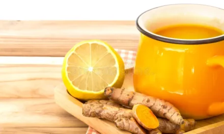 Té de limón con cúrcuma: la bebida natural que podría potenciar la función cerebral