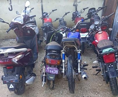 Policía Nacional refuerza seguridad en Las Flores y ocupa nueve motocicletas abandonadas durante operativo preventivo