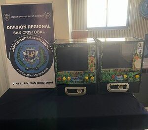 DINTEL San Cristóbal realiza operativo focalizado y ocupa dos máquinas tragamonedas clandestinas en Palenque