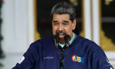 Estados Unidos bombardea Venezuela y dice que capturó a Nicolás Maduro
