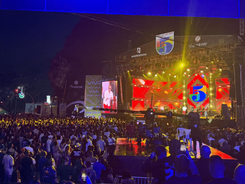 Música a granel: Dominicanos reciben el Nuevo Año 2026