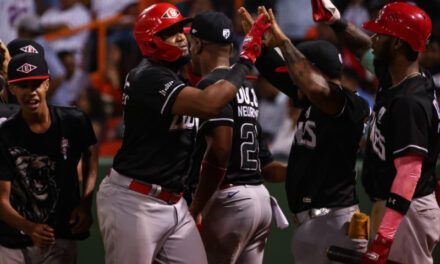 Sócrates Brito batea de 5-4, incluido un jonrón, Leones vencen Toros y extienden invicto
