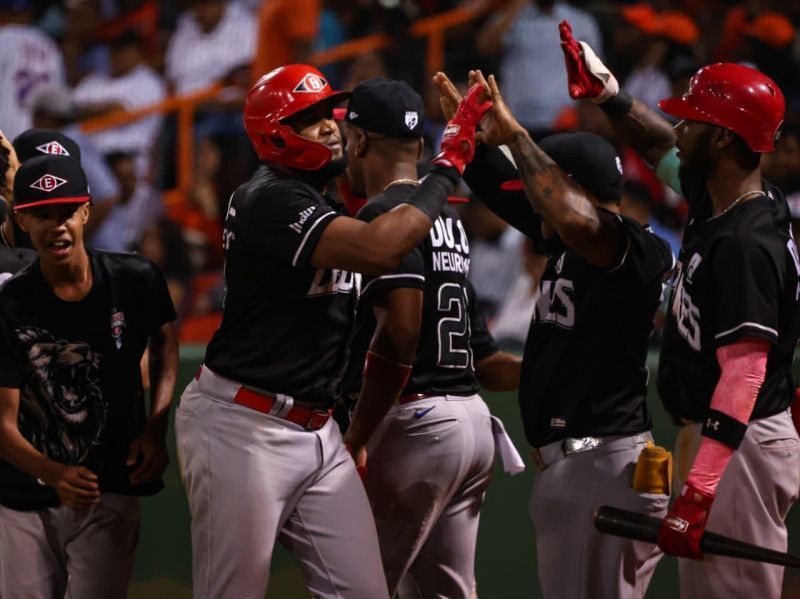 Sócrates Brito batea de 5-4, incluido un jonrón, Leones vencen Toros y extienden invicto