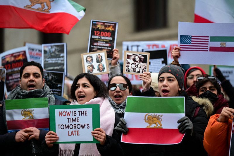 Trump incita a iraníes a seguir la lucha contra los religiosos
