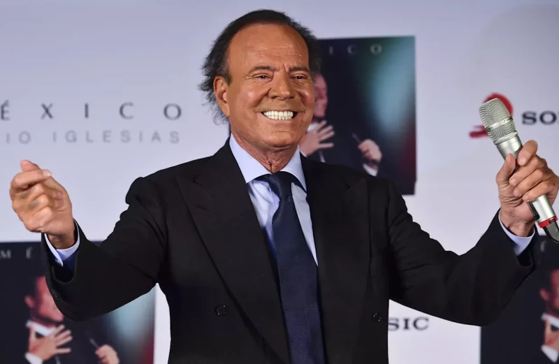 Julio Iglesias: «Niego haber abusado, coaccionado o faltado el respeto a ninguna mujer»