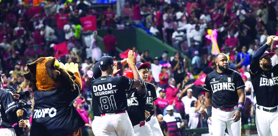 Los «Duros de Matar» lo hicieron otra vez, Escogido viene de atrás y gana primero de la final