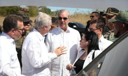 El presidente electo de Chile y Abinader echan un vistazo al muro fronterizo
