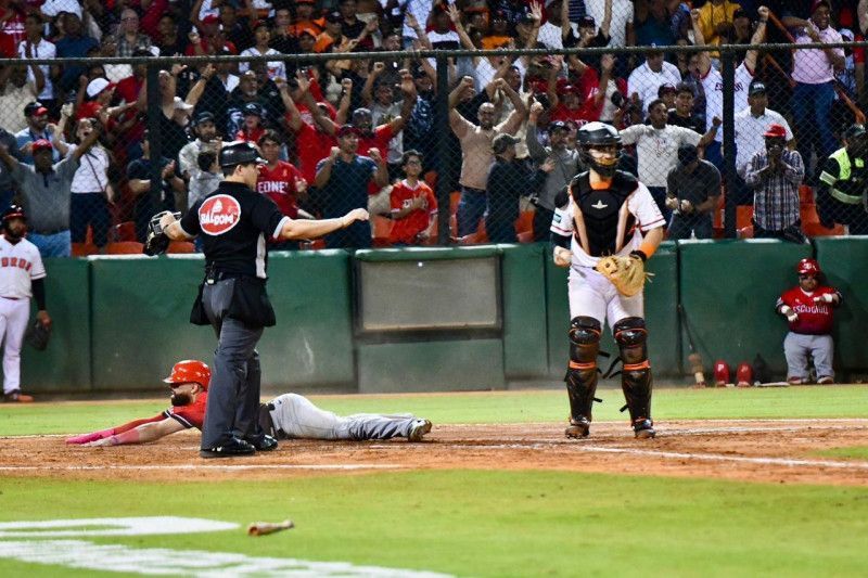 Los Leones del Escogido se colocan a un paso del bicampeonato