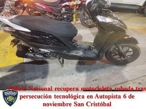 Policía Nacional recupera motocicleta robada tras persecución tecnológica en Autopista 6 de noviembre San Cristóbal