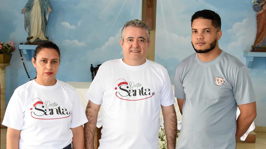 El Doctor Santa lleva diversión a los niños del Hospital Infantil Robert Reid Cabral
