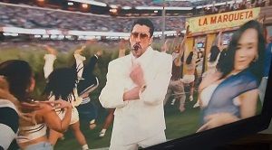 Bad Bunny convirtió el Super Bowl 2026 en una declaración histórica de identidad latina. La Marqueta del Barrio en East Harlem, Toñita que representa a Loisaida y la canción Un Verano en New York brillaron ante el mundo.
