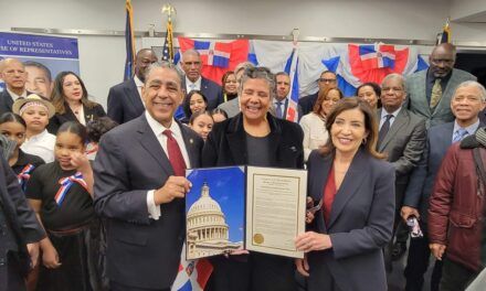 Adriano Espaillat exalta la dominicanidad en Nueva York: 17 monumentos iluminados por el 182 aniversario de la Independencia Dominicana
