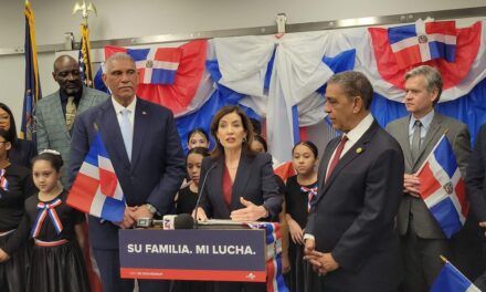 Adriano Espaillat exalta la dominicanidad en Nueva York: 17 monumentos iluminados por el 182 aniversario de la Independencia Dominicana