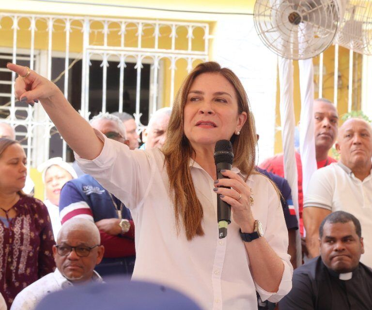 Alcaldía del Distrito Nacional inicia operativo de retiro de propaganda irregular en espacios públicos