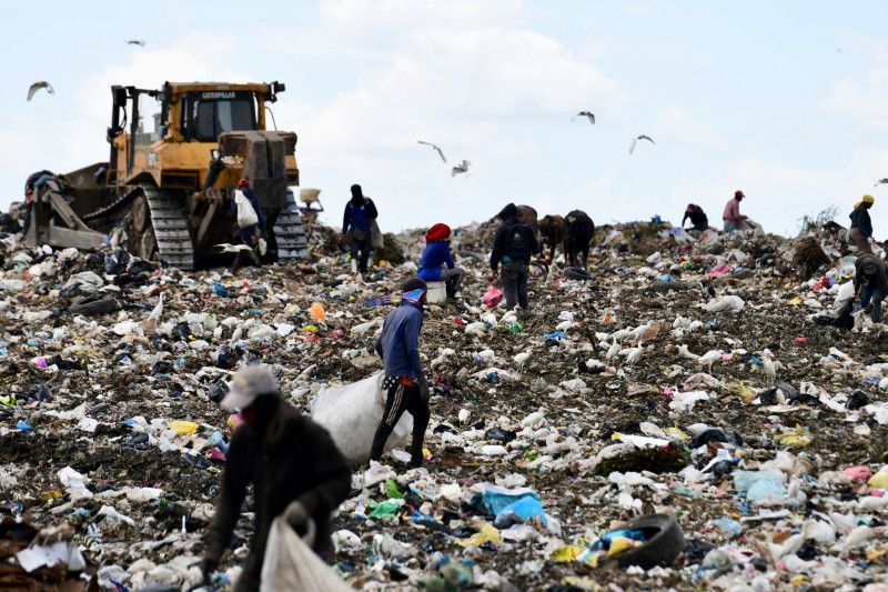 Duquesa inicia su transformación, pero miles aún viven de la basura