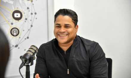 Edward Feliz: de niño travieso en el aula, que no se callaba, a cirujano maxilofacial