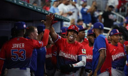 De los peloteros dominicanos, ¿cuáles tienen experiencia previa en Clásico Mundia de Béisbol?