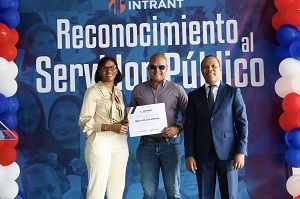 INTRANT reconoce por primera vez a 56 servidores públicos por su trayectoria, vocación y transparencia
