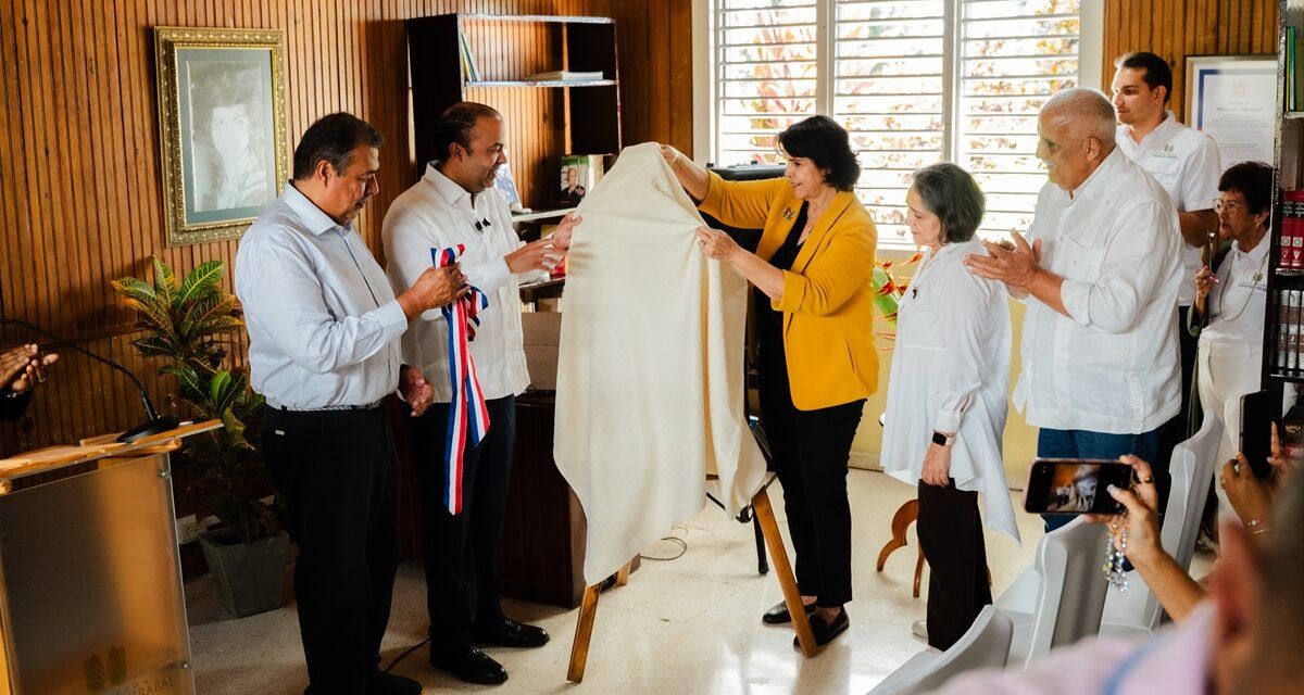 Refidomsa dona obra de Minerva Mirabal a museo Hermanas Mirabal