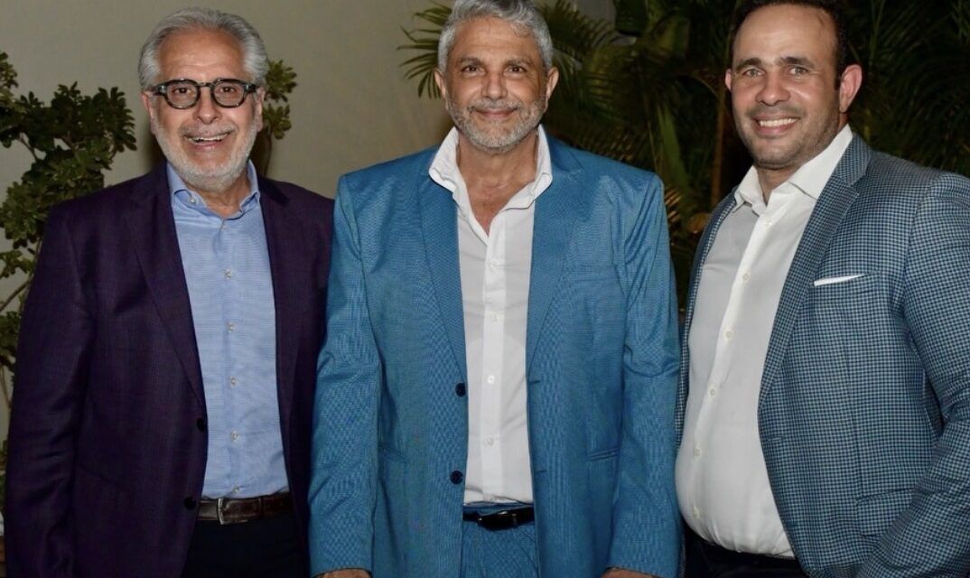 Jesús Yunen presenta Lipococo, azúcar de coco orgánica como alternativa saludable para bebidas y postres.