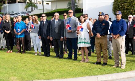 La Iglesia de Jesucristo honra los símbolos patrios con acto a la bandera en Santo Domingo