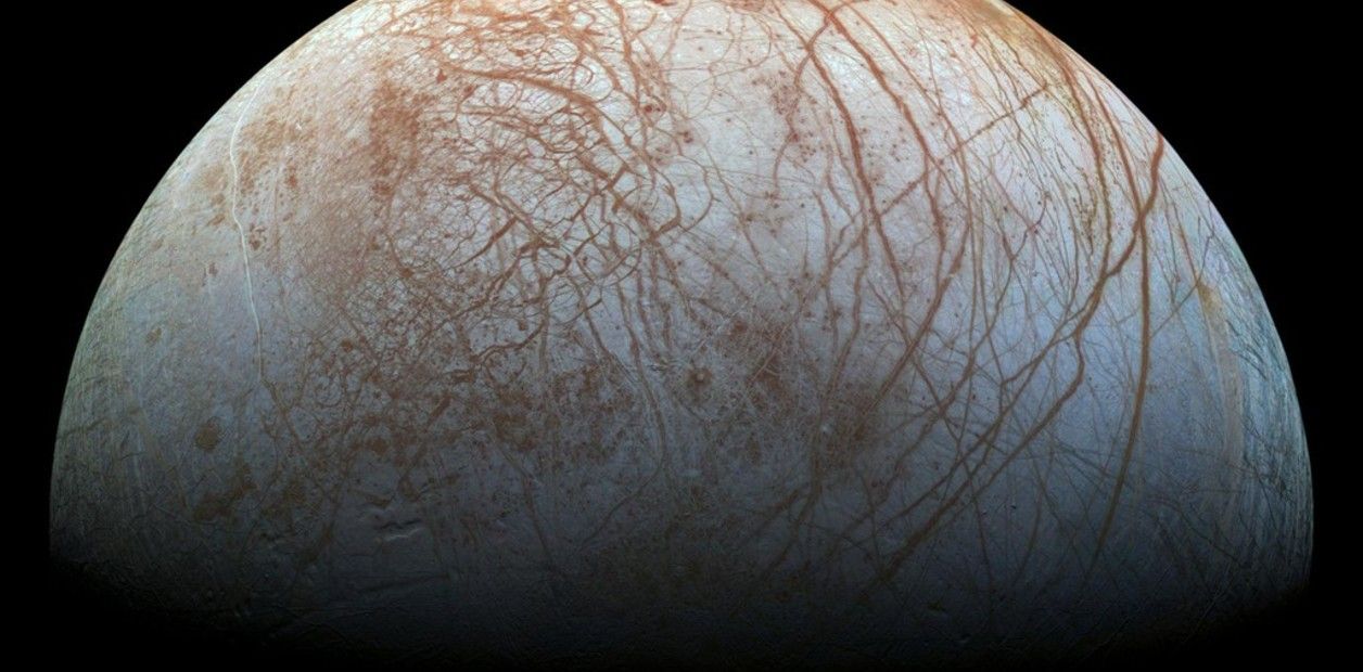 Nuevos hallazgos sobre el potencial químico para la vida en las lunas de Júpiter
