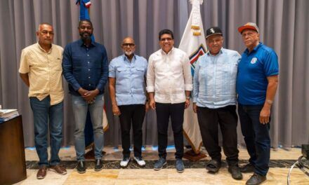 Alcalde Dío Astacio asegura respaldo total al X Torneo de Baloncesto Superior de Santo Domingo