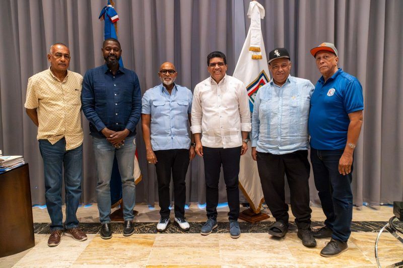 Alcalde Dío Astacio asegura respaldo total al X Torneo de Baloncesto Superior de Santo Domingo