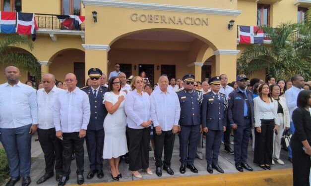 Autoridades civiles y policiales conmemoran con fervor patriótico el 182 aniversario de la Independencia Nacional