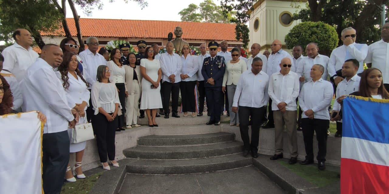 Caminata patriótica hasta el busto de Duarte resalta homenaje solemne por la Independencia Nacional dominicana