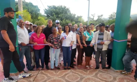 Alcaldía de Polo entrega parque, cancha y obras comunitarias en varios sectores