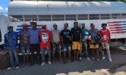 Migración deporta 1,124 haitianos y unos 591 salen por Elías Piña