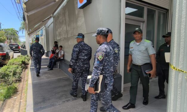 El Director Regional, Gral. Escalante, fortalece vínculos institucionales con Banreservas en San Cristóbal