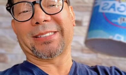 El comediante Félix Peña anuncia la muerte de su colega Paco Vargas y él lo desmiente: “Sigo vivo”