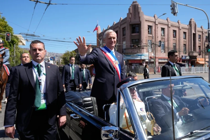 Kast asume una Presidencia más radical que la de Pinochet
