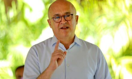 Francisco Domínguez Brito propone flexibilizar normativa para impulsar el teletrabajo.