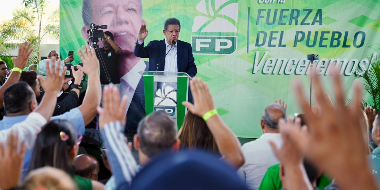 Leonel juramenta en la FP al exgobernador de Hermanas Mirabal y dirigentes del PRM y PLD