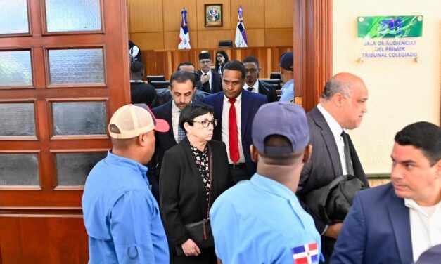 Madre de los hermanos Espaillat fue citada ante el tribunal en calidad de imputada