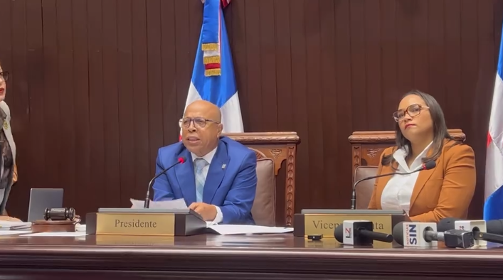 Oficialismo y oposición se unen para eliminar candidaturas independientes; Proyecto fue aprobado en primera lectura