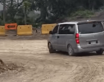 Usuarios piden prudencia vial ante deterioro del tramo Los Cacaos Cambita Garabitos