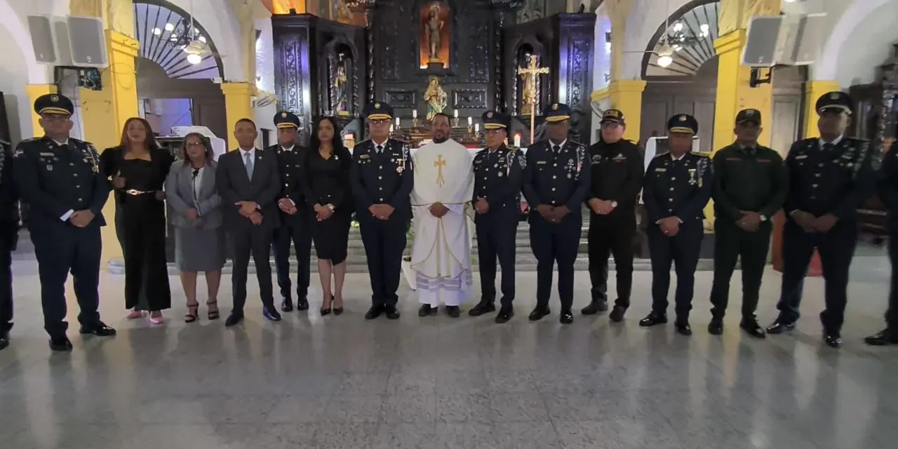 Policía San Cristóbal fortalece vínculo humano con comunidad durante celebración de su 90 aniversario